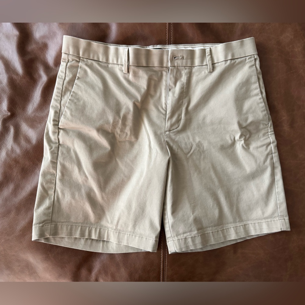 Men’s banana republic khaki shorts